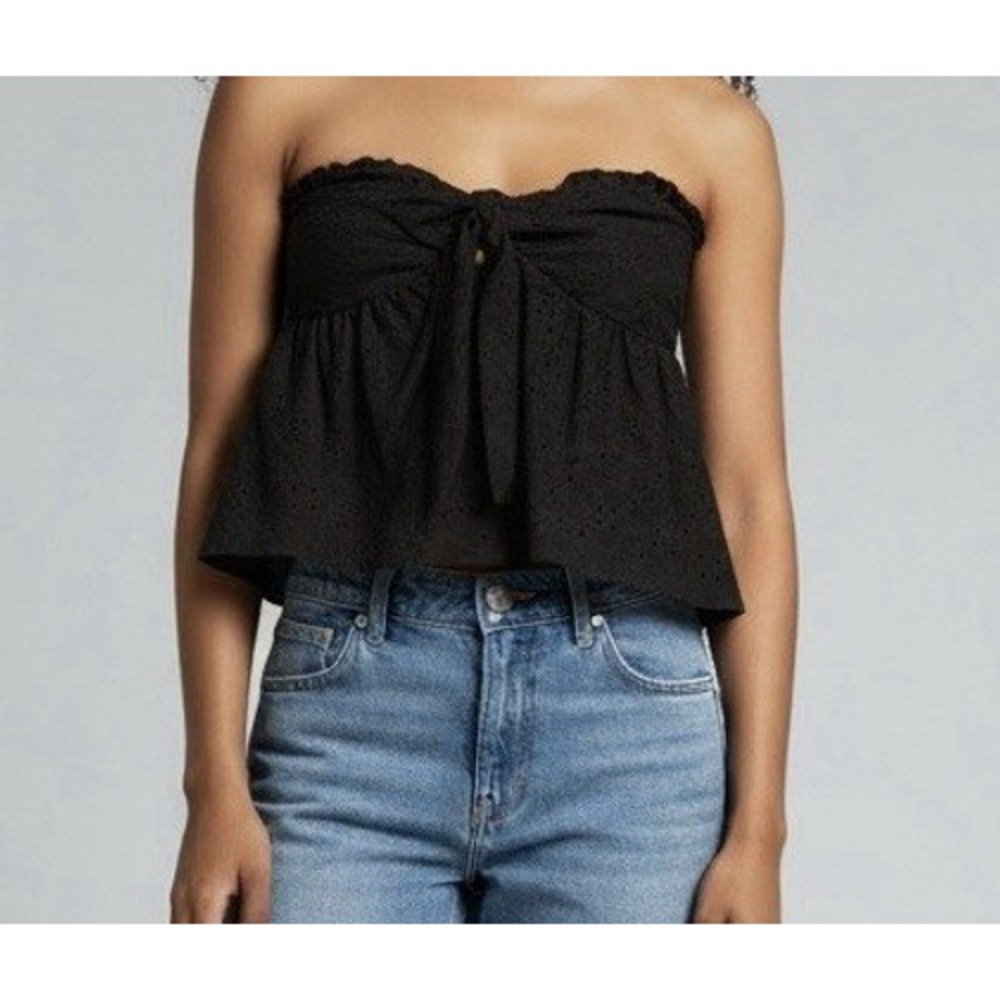 SHEIN Women's Eyelet Front Tie Halter Top Black Size S Summer Beach Vacation